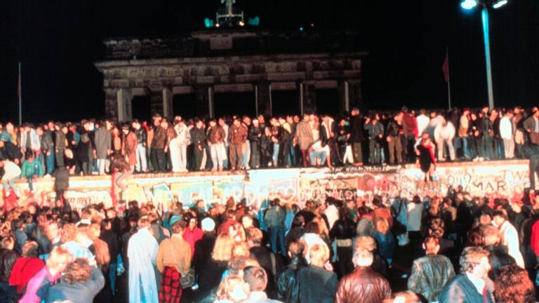 Alemania conmemora 35 años de la caída del Muro de Berlín en medio de una nueva etapa de división Alemania conmemora 35 años de la caída del Muro de Berlín en medio de una nueva etapa de división