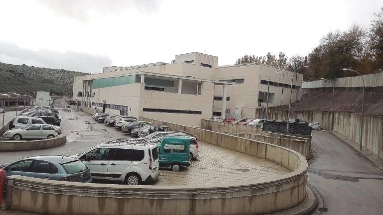 Dos heridos tras activarse la extinción de fuego del hospital