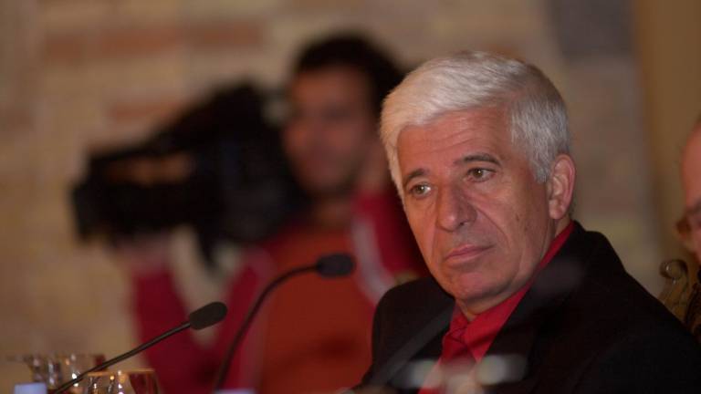 Fallece el profesor de literatura José Luis Buendía Fallece el profesor de literatura José Luis Buendía