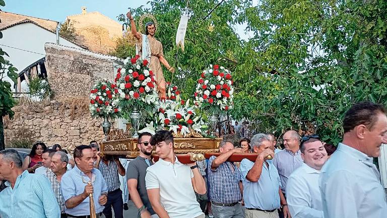 Ribera Alta honra a San Juan Bautista en la vera del río Velillos Ribera Alta honra a San Juan Bautista en la vera del río Velillos