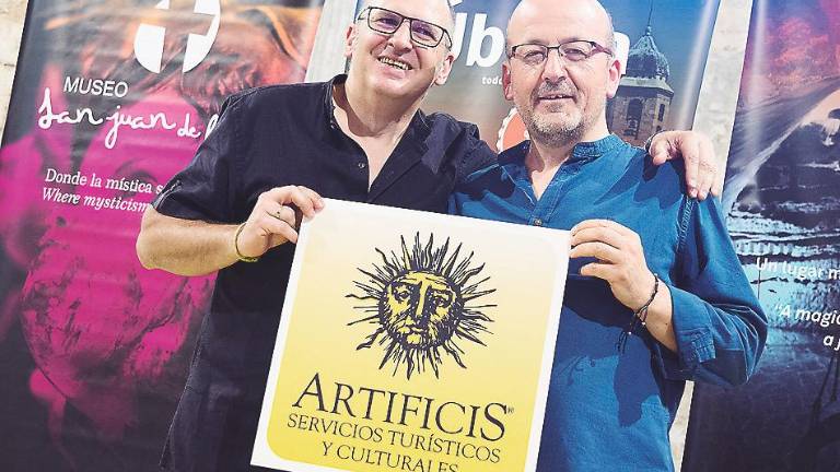 Artificis celebra 25 años de vida rodeada de amigos y familiares Artificis celebra 25 años de vida rodeada de amigos y familiares