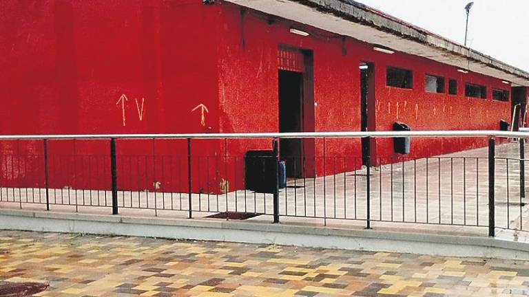 Comienzan las obras en los aseos y vestuarios del Mariano de la Paz Comienzan las obras en los aseos y vestuarios del Mariano de la Paz