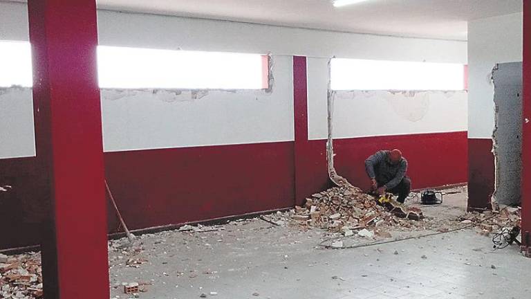 Comienzan las obras en los aseos y vestuarios del Mariano de la Paz Comienzan las obras en los aseos y vestuarios del Mariano de la Paz