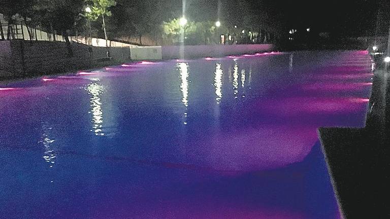 Baños bajo la luna en la piscina de Amurjo, los miércoles y jueves Baños bajo la luna en la piscina de Amurjo, los miércoles y jueves