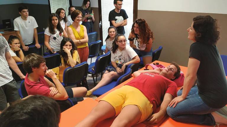 Voluntarios se forman para dar un mejor servicio Voluntarios se forman para dar un mejor servicio