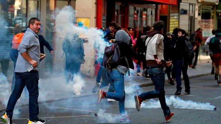 Más de cien detenidos en las protestas de París Más de cien detenidos en las protestas de París