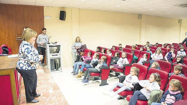 “Pídeme la luna” recibe una donación del alumnado de SAFA “Pídeme la luna” recibe una donación del alumnado de SAFA
