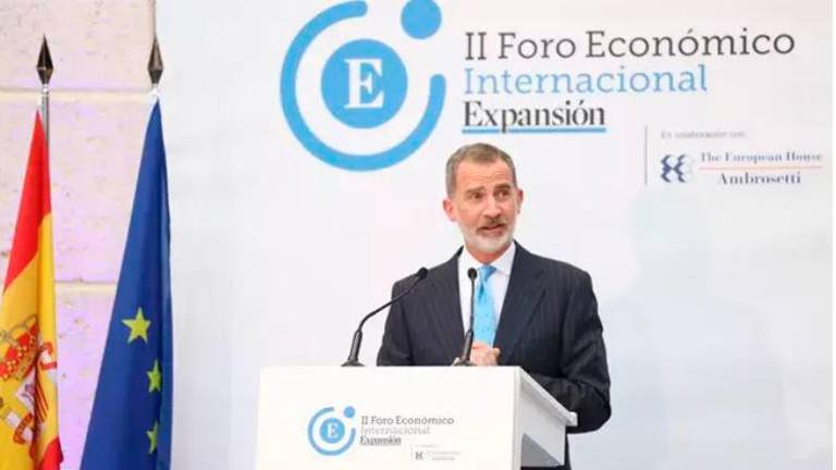 Felipe VI vuelve a Cataluña con la incógnita de si el nuevo Govern le acompañará Felipe VI vuelve a Cataluña con la incógnita de si el nuevo Govern le acompañará