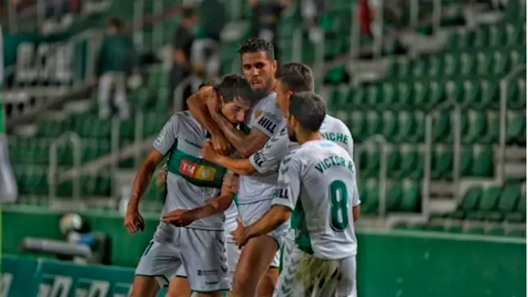 LaLiga suspende el Depor-Fuenlabrada y el Elche jugará el 'playoff' de ascenso LaLiga suspende el Depor-Fuenlabrada y el Elche jugará el 'playoff' de ascenso