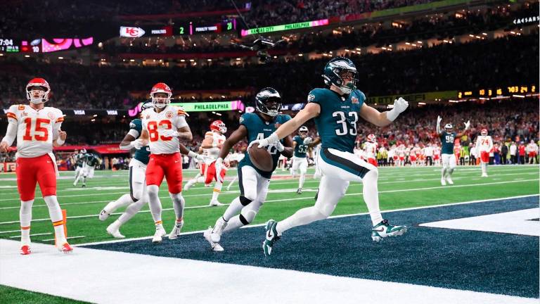Los Eagles evitan la entrada en la historia de los Chiefs Los Eagles evitan la entrada en la historia de los Chiefs