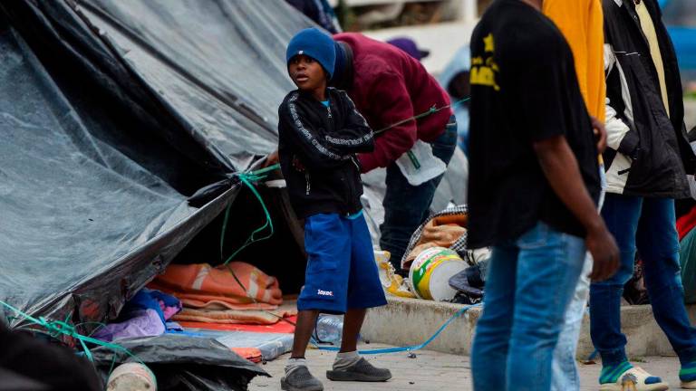 Nueve migrantes muertos de frío y sed en la frontera de Túnez con Argelia Nueve migrantes muertos de frío y sed en la frontera de Túnez con Argelia