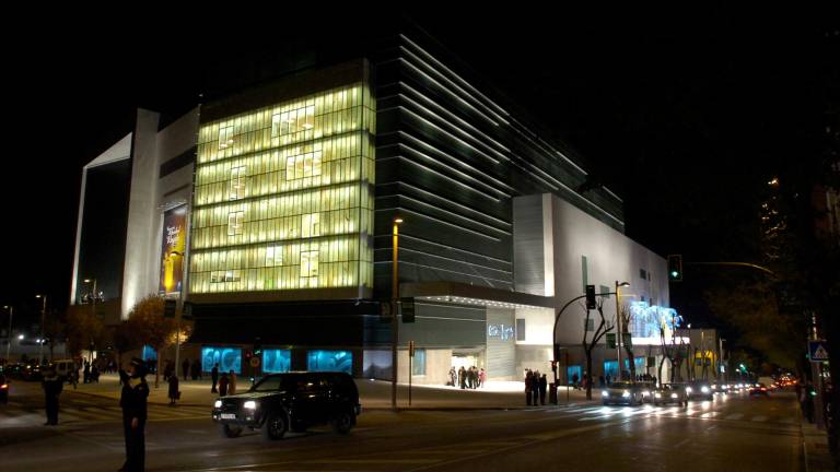 El Corte Inglés abre hoy, pero para pedidos de alimentación El Corte Inglés abre hoy, pero para pedidos de alimentación
