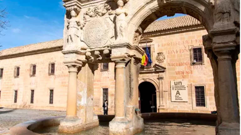 La UNIA analiza la protección fiscal y registral del medio ambiente en los cursos de Baeza La UNIA analiza la protección fiscal y registral del medio ambiente en los cursos de Baeza