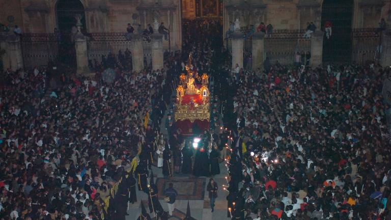 Jaén: “El Abuelo” y su cruz a cuestas en la Magna Jaén: “El Abuelo” y su cruz a cuestas en la Magna