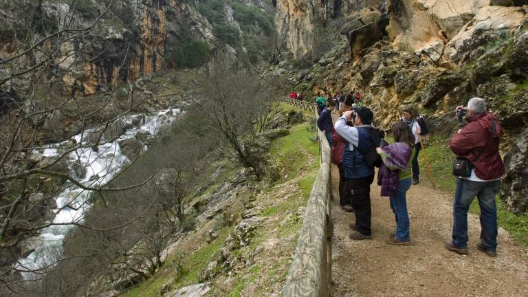 Una propuesta singular para disfrutar de los alojamientos rurales de las diez comarcas de Jaén Una propuesta singular para disfrutar de los alojamientos rurales de las diez comarcas de Jaén