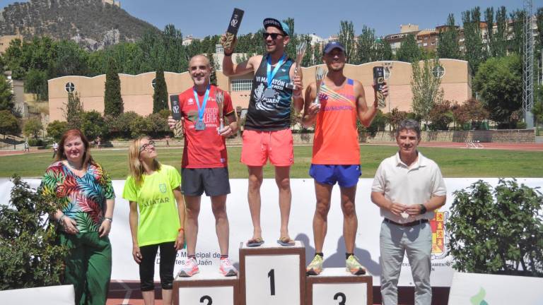 Jaime Gutiérrez y Celia Fernández triunfan en la Maratón en Pista “Ciudad de Jaén” Jaime Gutiérrez y Celia Fernández triunfan en la Maratón en Pista “Ciudad de Jaén”