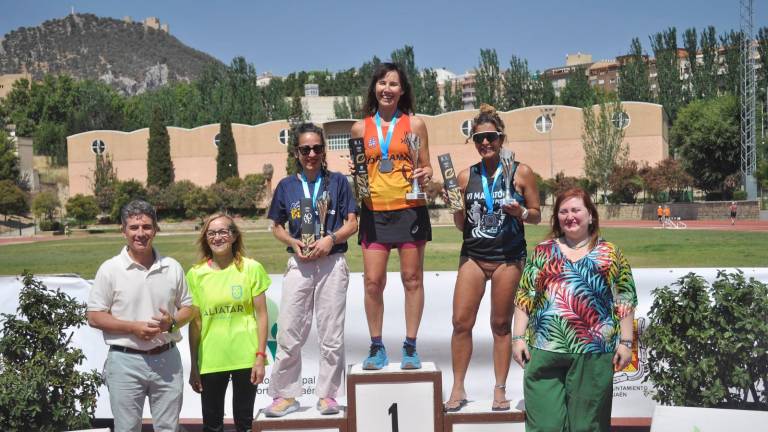 Jaime Gutiérrez y Celia Fernández triunfan en la Maratón en Pista “Ciudad de Jaén” Jaime Gutiérrez y Celia Fernández triunfan en la Maratón en Pista “Ciudad de Jaén”