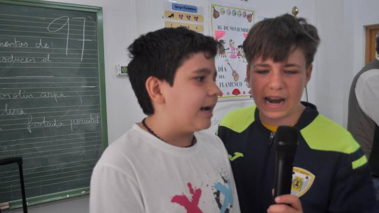 Cantan ‘Como Camarón’ de Estopa en Albanchez de Mágina Cantan ‘Como Camarón’ de Estopa en Albanchez de Mágina