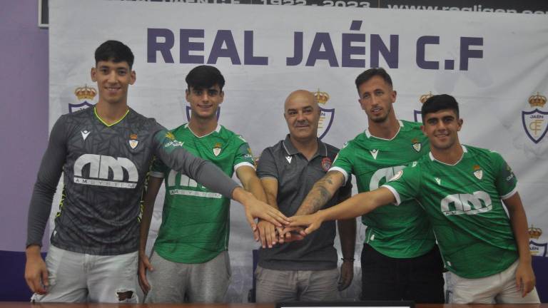 Salto de calidad para la creación y el ataque del Real Jaén con jóvenes... y Juan Cámara Salto de calidad para la creación y el ataque del Real Jaén con jóvenes... y Juan Cámara
