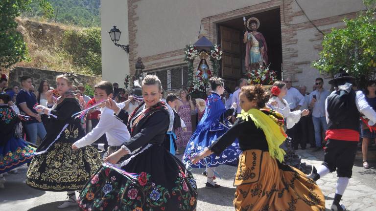 Procesión con aromas puros de la Sierra de Cazorla en Burunchel Procesión con aromas puros de la Sierra de Cazorla en Burunchel