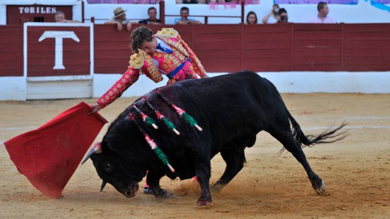 Diversión y triunfo taurino Diversión y triunfo taurino
