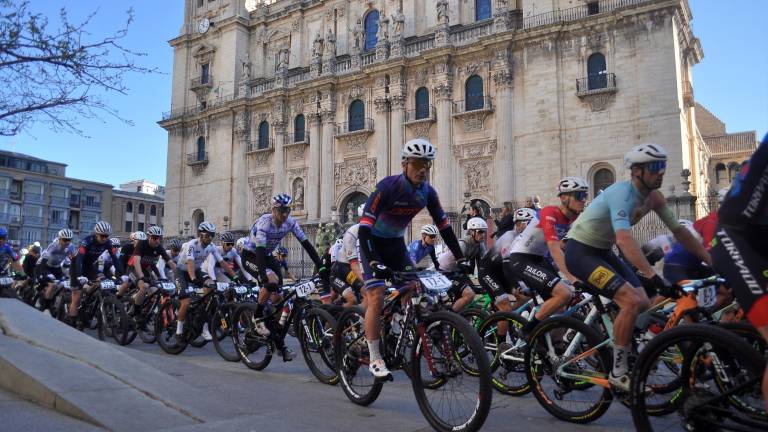 Jaén despierta con la tercera etapa del Andalucía Bike Race Jaén despierta con la tercera etapa del Andalucía Bike Race