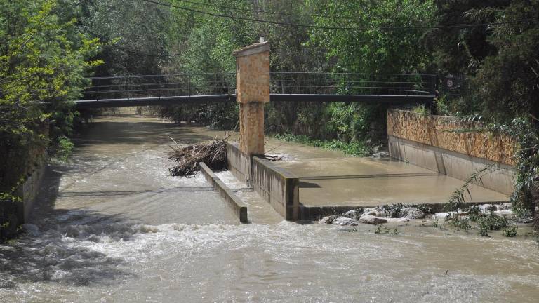 Agua con mucha fuerza en Puente Jontoya Agua con mucha fuerza en Puente Jontoya