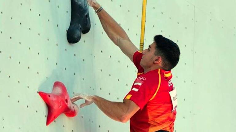 Alberto Ginés se cuelga el oro en la escalada Alberto Ginés se cuelga el oro en la escalada