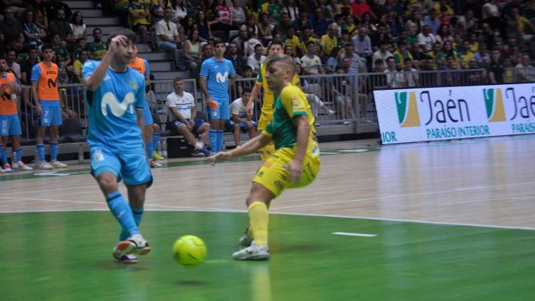 Final del partido, Bebe impide cualquier intento de remontada del Jaén Paraíso Interior (2-5) Final del partido, Bebe impide cualquier intento de remontada del Jaén Paraíso Interior (2-5)