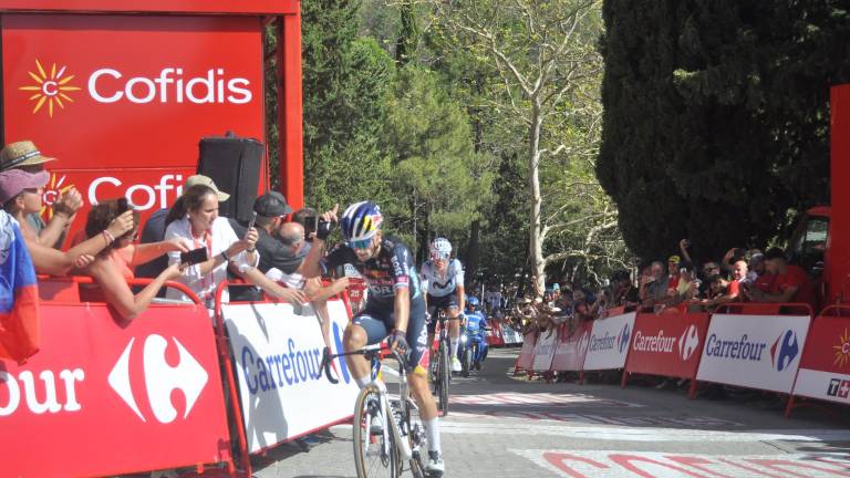 Primoz Roglic y Enric Mas: un mano a mano forjado en Jaén Primoz Roglic y Enric Mas: un mano a mano forjado en Jaén