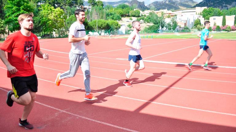 El deporte empieza a “asomarse” El deporte empieza a “asomarse”