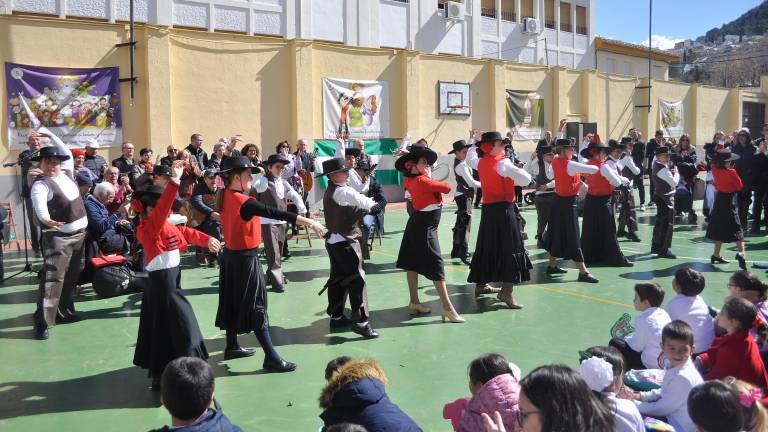 Baile y música para celebrar el 28F en el Sagrado Corazón de Jesús Baile y música para celebrar el 28F en el Sagrado Corazón de Jesús