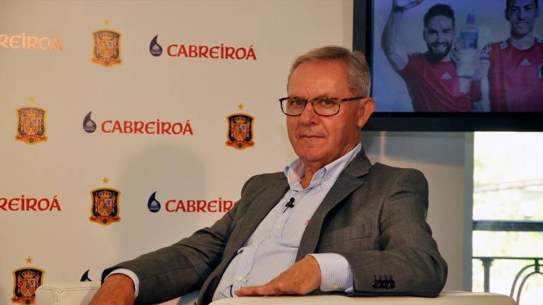 Muere José Ángel de la Casa, la legendaria voz del fútbol español Muere José Ángel de la Casa, la legendaria voz del fútbol español