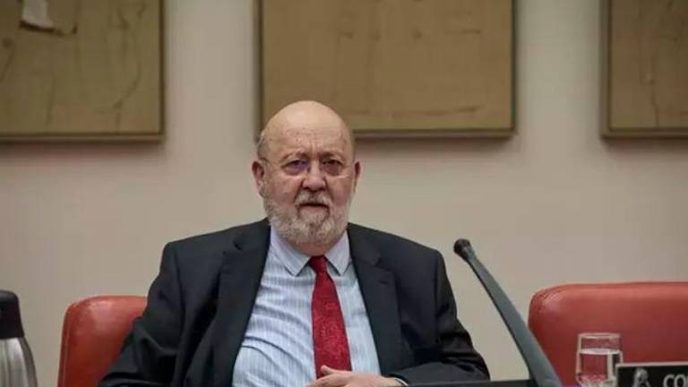 Vox se querella contra Tezanos por favorecer al PSOE en sus consultas Vox se querella contra Tezanos por favorecer al PSOE en sus consultas