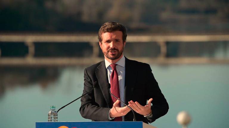 Casado critica que Sánchez solo cesa a ministros socialistas Casado critica que Sánchez solo cesa a ministros socialistas