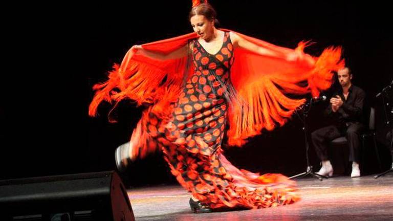 “Empecé a bailar con seis años” “Empecé a bailar con seis años”
