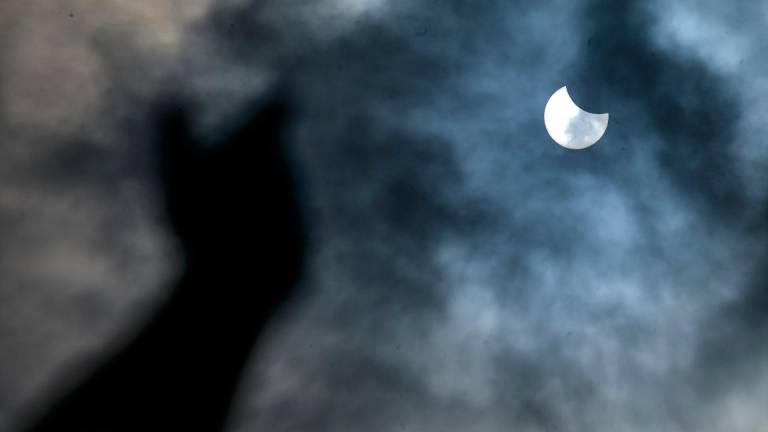 Así ha sido el eclipse solar parcial de este sábado Así ha sido el eclipse solar parcial de este sábado