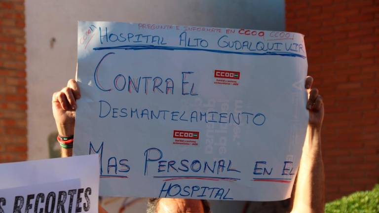 Multitudinaria manifestación contra el “desmantelamiento” del Hospital del Andújar Multitudinaria manifestación contra el “desmantelamiento” del Hospital del Andújar
