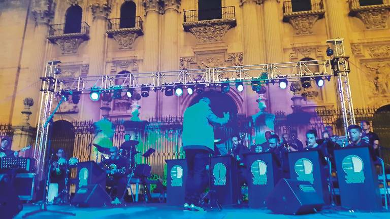 Música y baile en Santa María Música y baile en Santa María