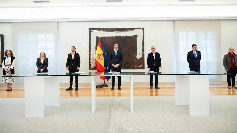 Sindicatos y empresarios presentan una propuesta conjunta Sindicatos y empresarios presentan una propuesta conjunta