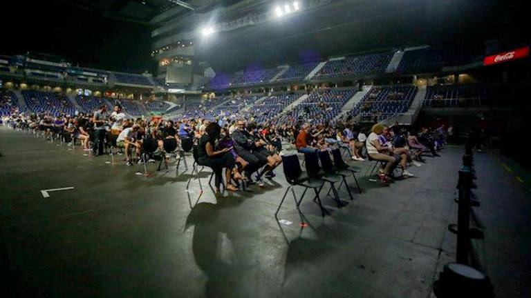 Loquillo devuelve el rock a un WiZink Center grandiosamente vacío Loquillo devuelve el rock a un WiZink Center grandiosamente vacío