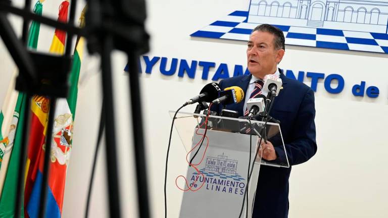El alcalde de Linares rebajará los sueldos de los concejales por “compromiso con la ciudadanía” El alcalde de Linares rebajará los sueldos de los concejales por “compromiso con la ciudadanía”