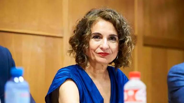 El Gobierno planteará a las Comunidades la flexibilización del objetivo de déficit hasta el 0,3% del PIB El Gobierno planteará a las Comunidades la flexibilización del objetivo de déficit hasta el 0,3% del PIB