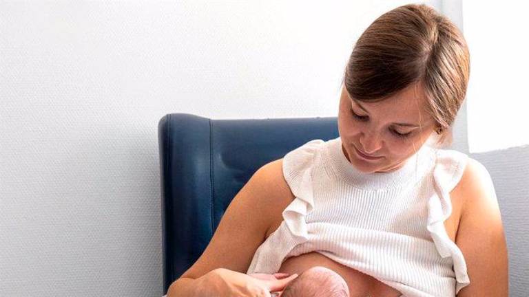 El Hospital de Jaén promueve una campaña para animar a las madres a donar leche materna El Hospital de Jaén promueve una campaña para animar a las madres a donar leche materna