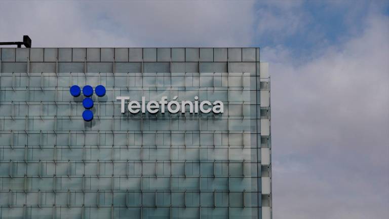 El Mercado de Valores comprobará si la operadora saudí respeta la normativa en la compra de Telefónica El Mercado de Valores comprobará si la operadora saudí respeta la normativa en la compra de Telefónica