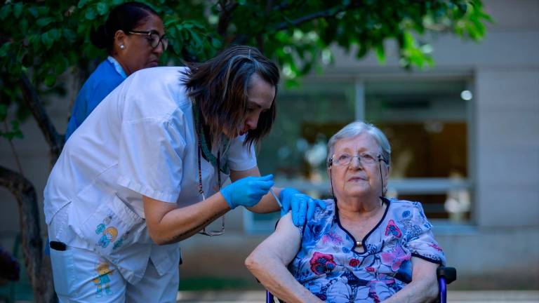 Andalucía inicia este lunes la vacunación de gripe y covid Andalucía inicia este lunes la vacunación de gripe y covid