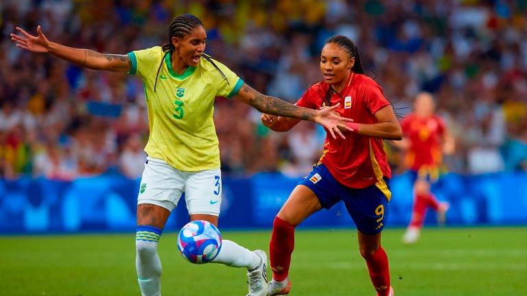 España cae con estrépito ante Brasil y se queda sin final olímpica para el fútbol femenino España cae con estrépito ante Brasil y se queda sin final olímpica para el fútbol femenino