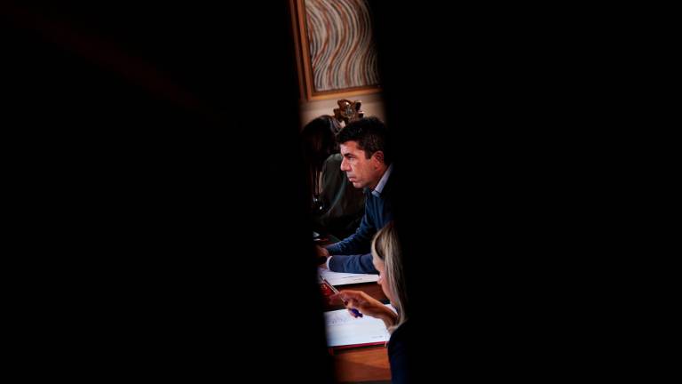 El Gobierno valenciano descarta dimisiones: “No es una opción, no podemos abandonar a las víctimas” El Gobierno valenciano descarta dimisiones: “No es una opción, no podemos abandonar a las víctimas”