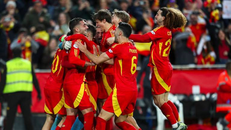 España hace claudicar a Países Bajos desde los 11 metros y desata la locura en Mestalla España hace claudicar a Países Bajos desde los 11 metros y desata la locura en Mestalla