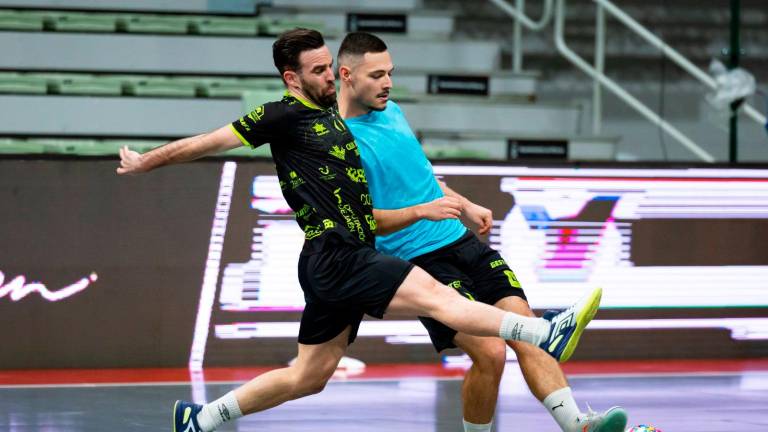 El Jaén Paraíso Interior toma contacto con la pista en Murcia y ya espera al Movistar Inter El Jaén Paraíso Interior toma contacto con la pista en Murcia y ya espera al Movistar Inter